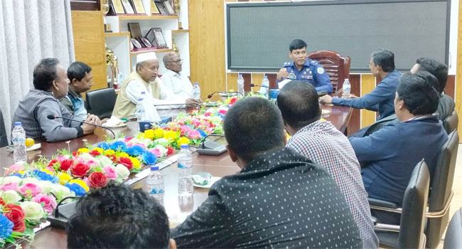 ভোলায় সংবাদিকদের বিরুদ্ধে মিথ্যা মামলা, পুলিশ সুপারের সাথে সাংবাদিকদের সাক্ষাৎ