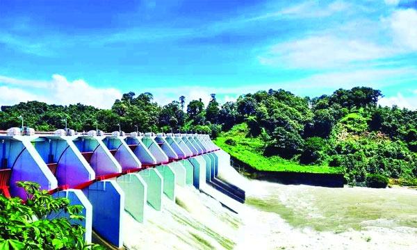 কাপ্তাই লেকে পানি কম থাকায় বিদ্যুৎ উৎপাদন হ্রাস
