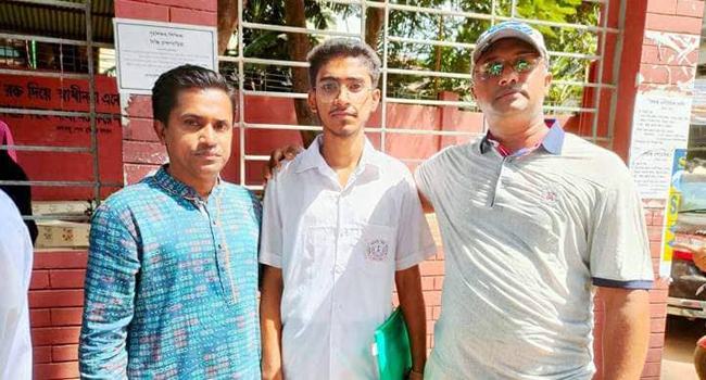 বাবার লাশ বাড়িতে খাটিয়ায় রেখে পরীক্ষা দেয়া সেই মিরাজ পেল জিপিএ-৫