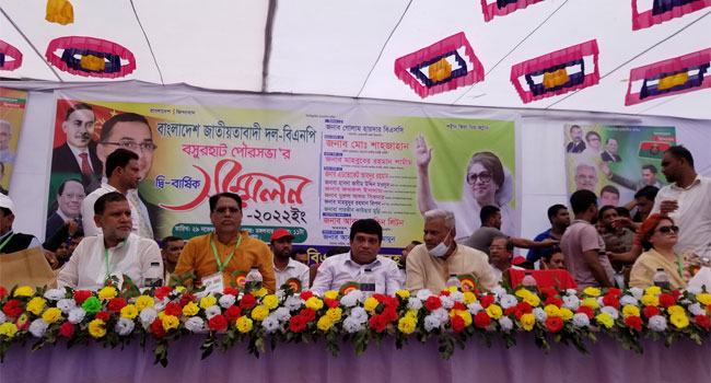 তারেক রহমান শখ করে লন্ডন যাননি : শাহজাহান