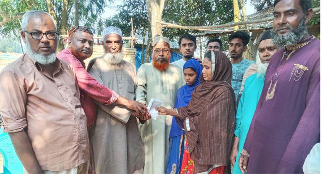 কাহালুতে ঋণের দায়ে ২ আত্মহত্যাকারীর পরিবারকে জামায়াতের সহায়তা