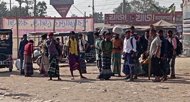 বগুড়ায় পরিবহন ধর্মঘটে জনদুর্ভোগ
