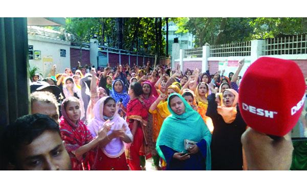 আশুলিয়ায় পাওনার দাবিতে শ্রমিকদের অবস্থান