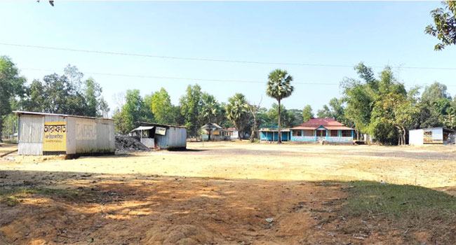 ভালো নেই হালুয়াঘাটের কয়লা-পাথর শ্রমিকরা