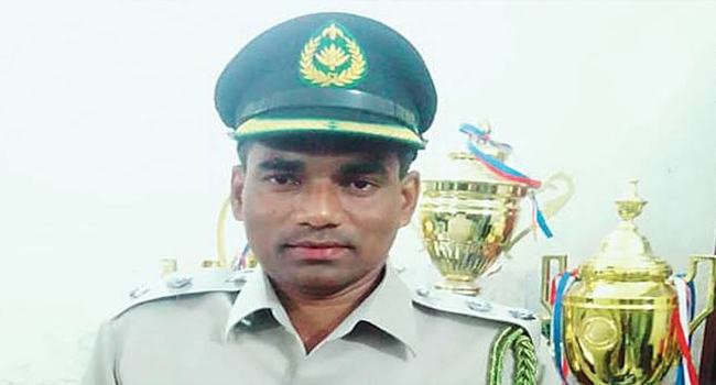 স্বর্ণপদক পেলেন রায়হান