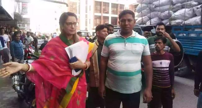 ঢাকায় বিএনপির গণসমাবেশ উপলক্ষে আশুলিয়ায় নিপুণ রায়ের লিফলেট বিতরণ