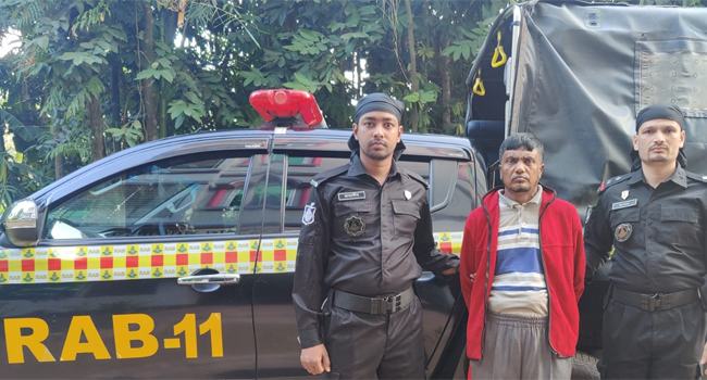 নোয়াখালিতে ইয়াবা-আইসসহ মাদককারবারি আটক
