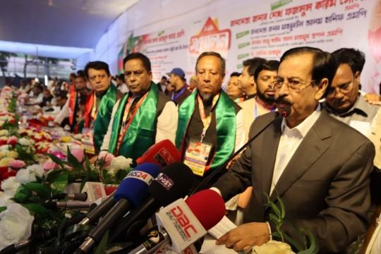 ডিসেম্বরে রাজনীতির মাঠেও খেলা হবে : ওবায়দুল কাদের