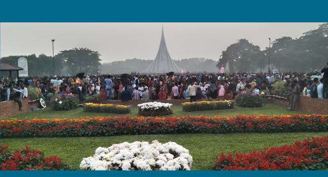 লাখো মানুষের ফুলেল শ্রদ্ধায় সিক্ত জাতীয় স্মৃতিসৌধ
