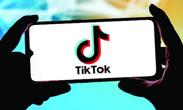 সাংবাদিকদের টুইটার অ্যাকাউন্ট বন্ধ করলেন মাস্ক