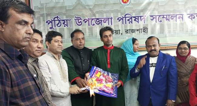 পুঠিয়া পৌরসভার মেয়রের দায়িত্ব পেলেন প্যানেল মেয়র কামাল