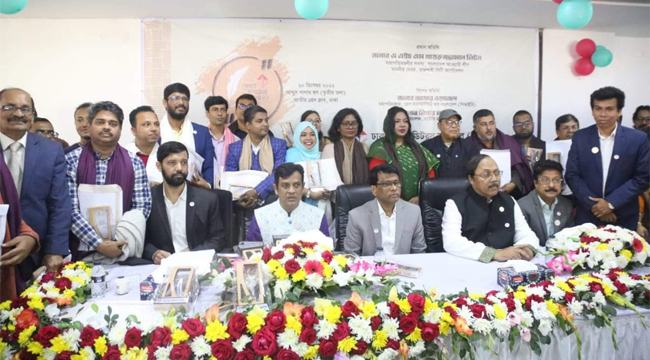 ‘লেখক-সাংবাদিকেরা রাষ্ট্রকে সঠিক পথনির্দেশনা দিতে পারেন’