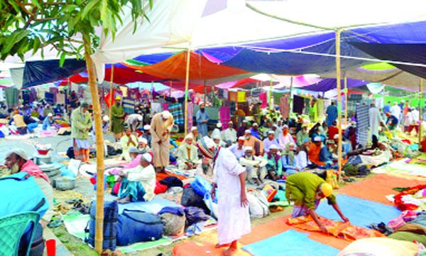 বগুড়ায় তাবলিগের জেলা ইজতেমায় মুসল্লির ঢল