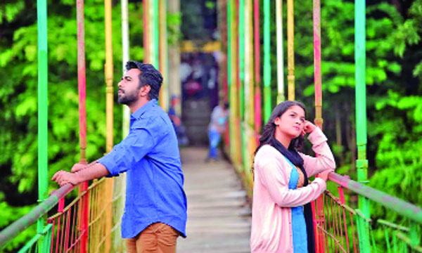অপূর্বর সঙ্গে মুগ্ধতা ছড়াচ্ছেন সাদিয়া আয়মান