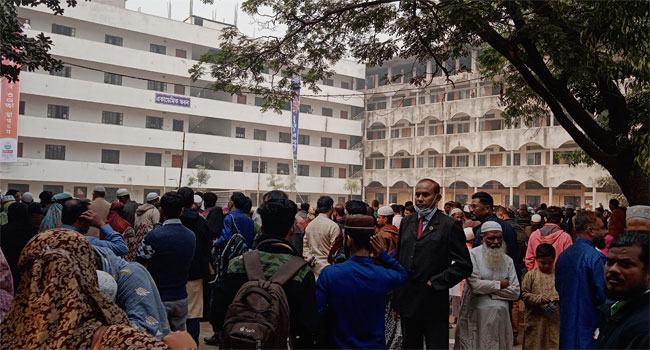 টঙ্গী তা`মীরুল মিল্লাত মাদরাসায় উৎসবমুখর পরিবেশে ভর্তিযুদ্ধ