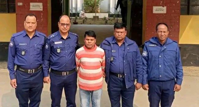 দিনাজপুরে ১৮ মামলার পলাতক আসামি গ্রেফতার