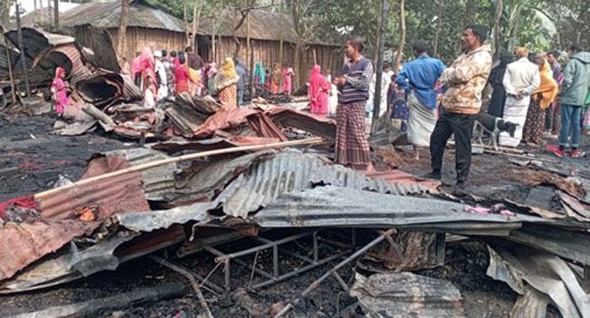 কিশোরগঞ্জে আগুনে পুড়ল ৪ পরিবারের বসতঘর