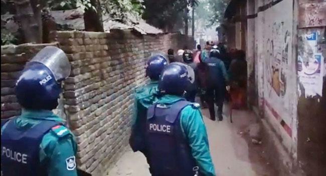 হামলার প্রতিবাদে মানববন্ধন করতে গিয়ে পুনরায় হামলা শিকার, আহত ১০