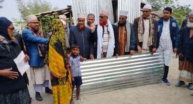 ডিমলায় বন্যায় ক্ষতিগ্রস্ত পরিবারকে জামায়াতে ইসলামীর ঢেউটিন প্রদান