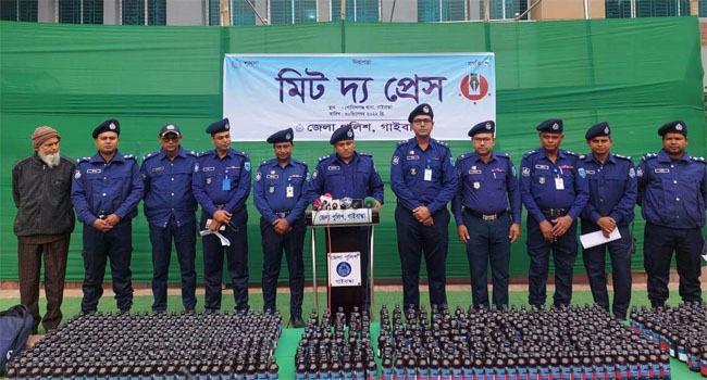 গোবিন্দগঞ্জে এক হাজার ৪৮ বোতল ফেন্সিডিলসহ আটক ২