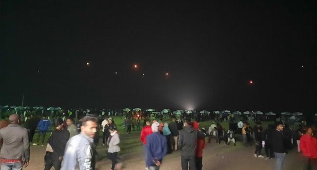 কক্সবাজারে আতশবাজির ঝলকানি আর উৎসবে পর্যটকদের বর্ষবরণ