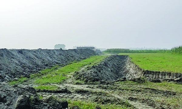 ইসলামপুরে মডেল ইউনিয়নে রাস্তা নির্মাণে দুর্নীতি!