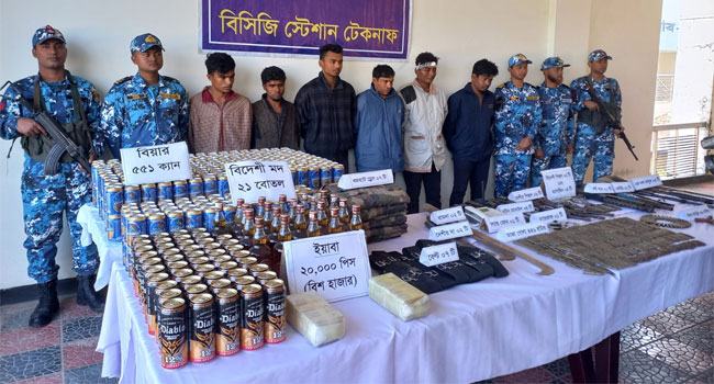 ১৪টি আগ্নেয়াস্ত্র ও মাদকসহ ৬ ডাকাত গ্রেফতার