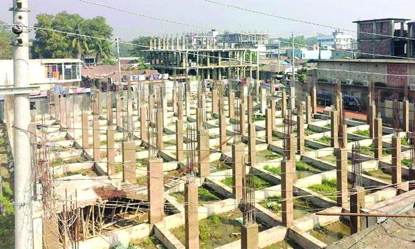 চৌদ্দগ্রামে শত বছরের গরুর হাট দখল করে মার্কেট নির্মাণ!
