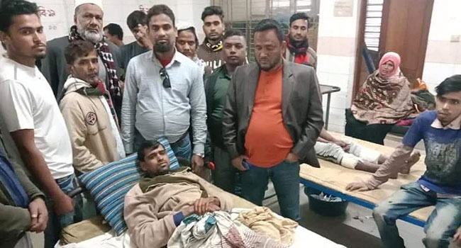 সিরাজগঞ্জে ২ পক্ষের সংঘর্ষে ২২ জন গুলিবিদ্ধ, আহত ৩০