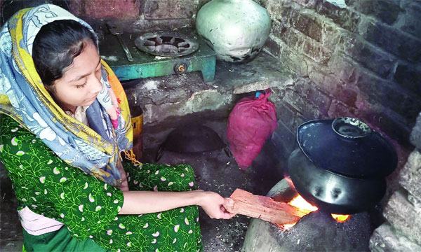 রাজধানীতে তীব্র গ্যাস সঙ্কট