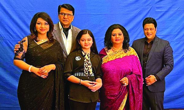 আলমগীর পরিবারের সাথে বিজ্ঞাপনে ফেরদৌস