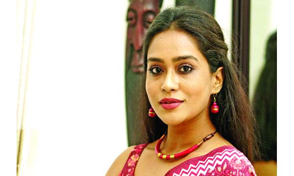 খোলা মনে ‘ওরা সাতজন’ দেখার আহ্বান মম’র