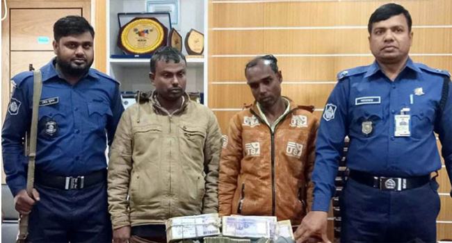 বগুড়ায় টাকা ছিনতাইয়ের নাটক সাজিয়ে ২ বন্ধু আটক