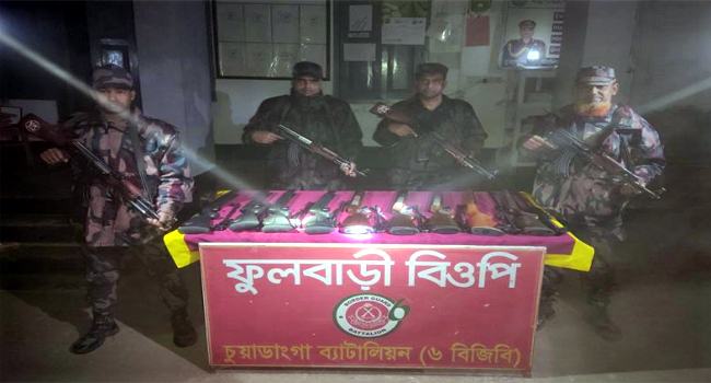 চুয়াডাঙ্গা সীমান্তে ৯টি অত্যাধুনিক বিদেশী এয়ার গান জব্দ
