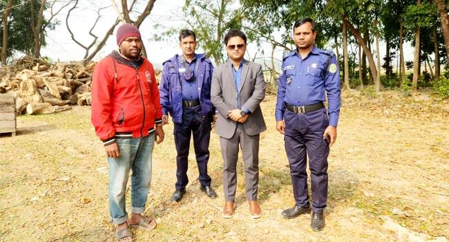 বাকেরগঞ্জে অবৈধভাবে মাটি কাটায় ৫০ হাজার টাকা জরিমানা