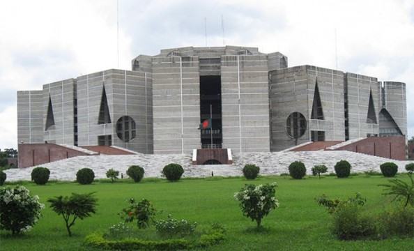 বিদেশে বাড়ি-গাড়ি আছে এমন আমলাদের ফাঁসি দাবি সংসদে