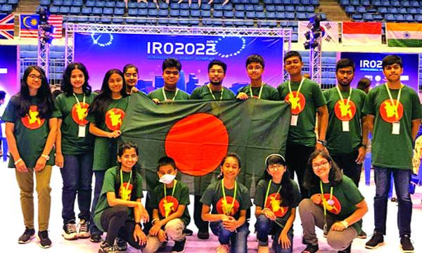 আন্তর্জাতিক রোবট অলিম্পিয়াডে স্বর্ণ পদক পেয়েছে বাংলাদেশ দল