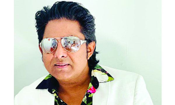 ওয়াহিদ আজাদ যুক্তরাষ্ট্রে ‘বেঙ্গলি এলভিস’