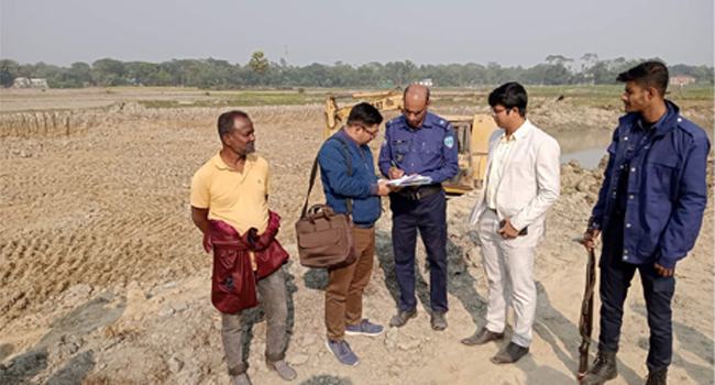 বুড়িচংয়ে ফসলি জমির মাটি কাটার অপরাধে ৮০ হাজার টাকা জরিমানা