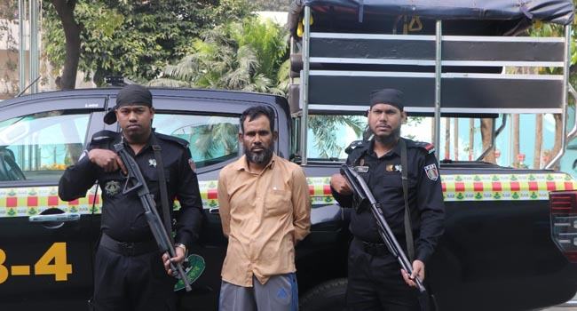 আমিনবাজারের গাঙচিল বাহিনীর দলনেতা গ্রেফতার
