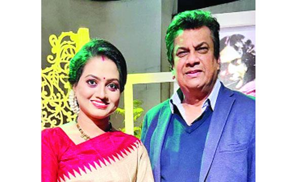 গুরুর অনুষ্ঠানে গাইলেন শিক্ষার্থী