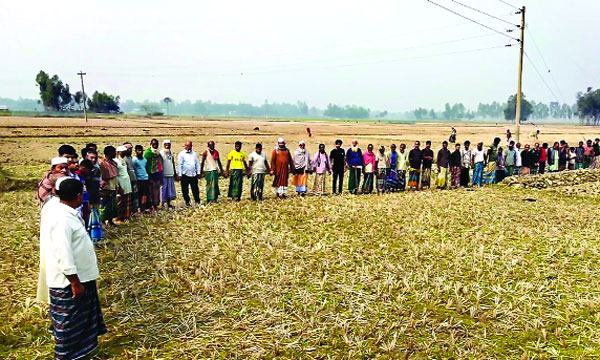 মুক্তাগাছায় গভীর নলকূপ বন্ধ পতিত ১০০ একর জমি