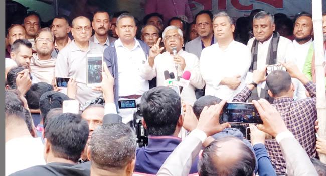 বেগম জিয়াই হাসিনাকে বাঘের পিঠ থেকে নামাতে পারেন : বুলু