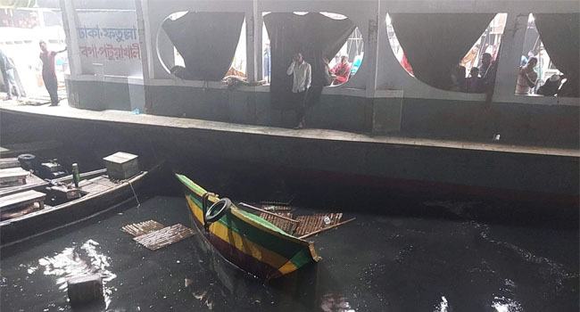 ফতুল্লায় লঞ্চের ধাক্কায় ট্রলার ডুবি, চালক নিহত