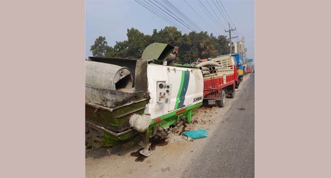 গাজীপুরে দুই ট্রাকের সংঘর্ষ, হেলপার নিহত ও চালক আহত
