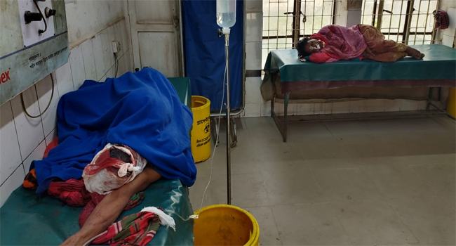 গাজীপুরে পরস্পরের ছুরিকাঘাতে স্বামী-স্ত্রী আহত