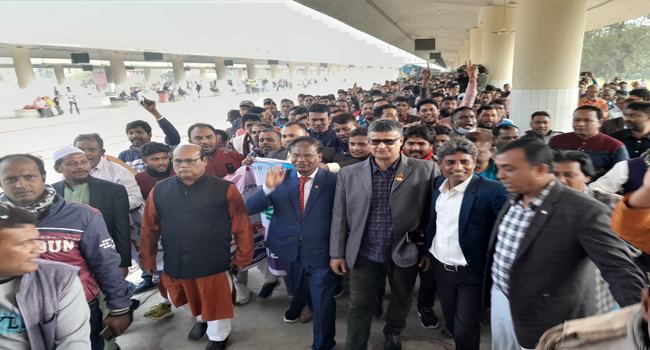 রাজশাহীতে মাদরাসা মাঠ অভিমুখে উপচে পড়া ভিড়