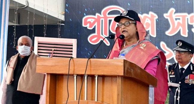 জনগণের আস্থা অর্জন করুন : পুলিশের উদ্দেশে প্রধানমন্ত্রী
