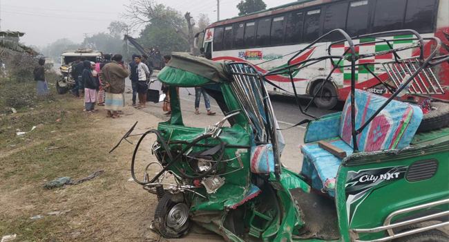 রায়পুরায় পিকআপ-সিএনজি সংঘর্ষে চালক নিহত