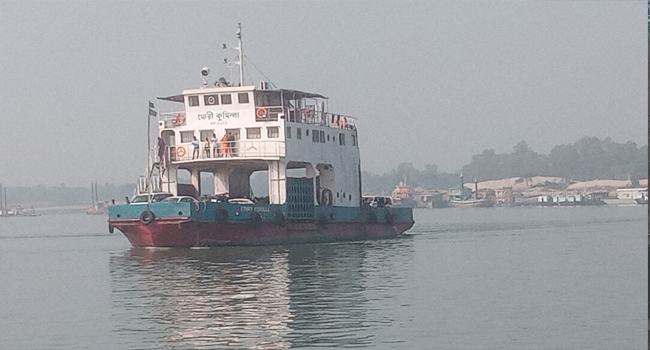 দৌলতদিয়া-পাটুরিয়ায় সাড়ে ১১ ঘণ্টা পর ফেরি চলাচল শুরু